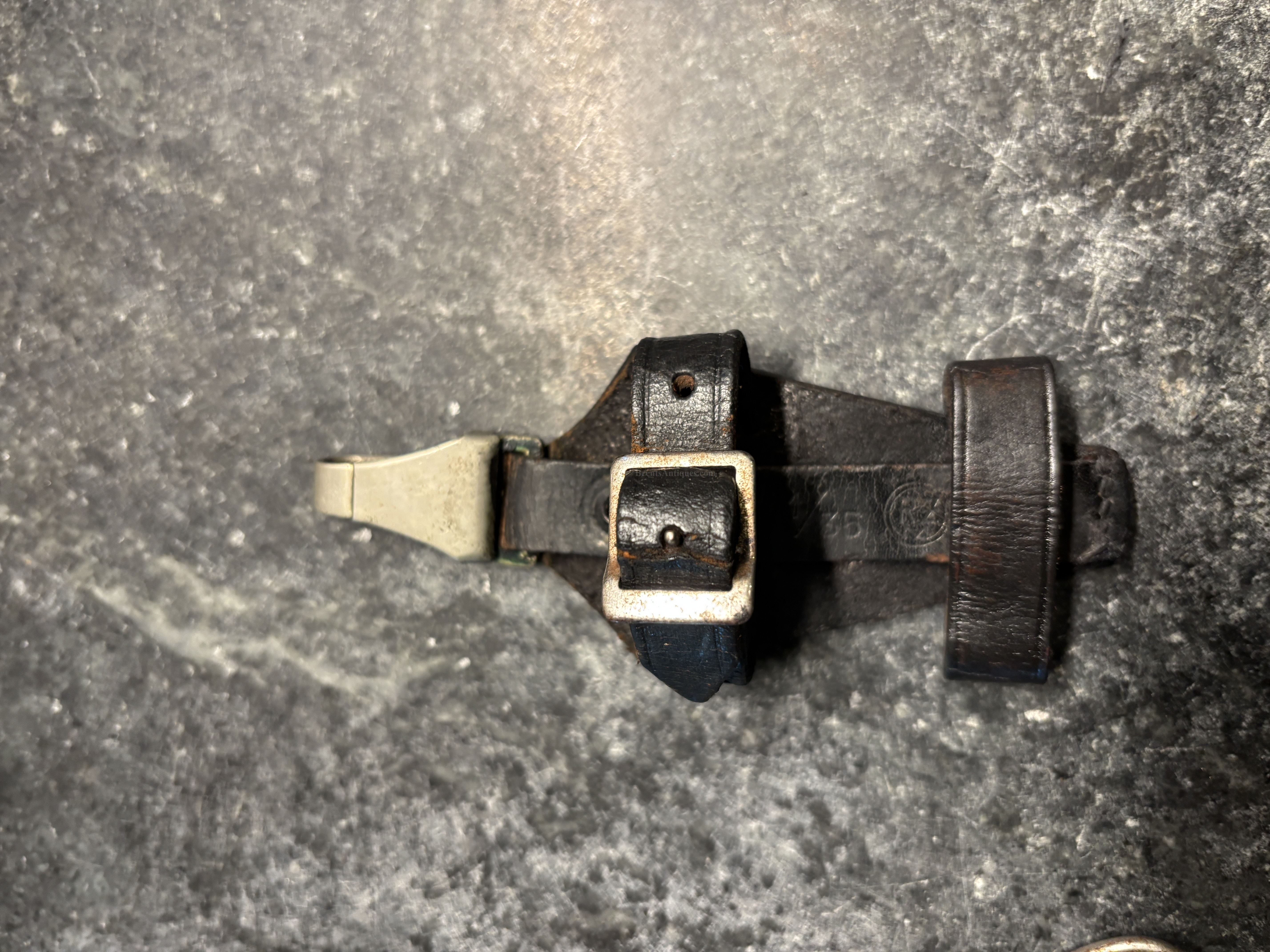 Rare Early SS Dagger Vertical Hanger Marked SS 1/35 RZM. Clip DRGM marked image